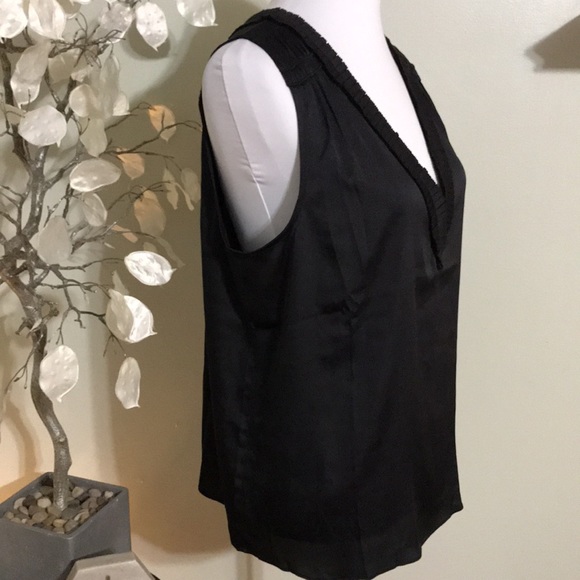 WHITE HOUSE BLACK MARKET TOP - Picture 4 of 13